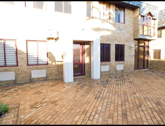 229M² OFFICE TO LET IN FERNDALE